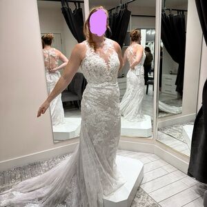 Elegant Lace Wedding Dress